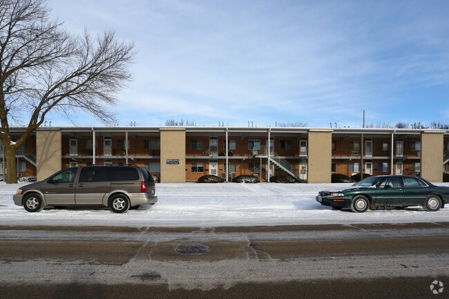 Building Photo - 107 7th Ave