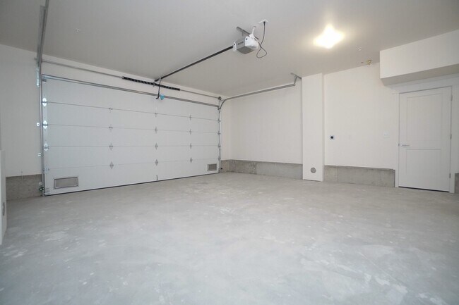 Building Photo - 4625 N Iota Ln