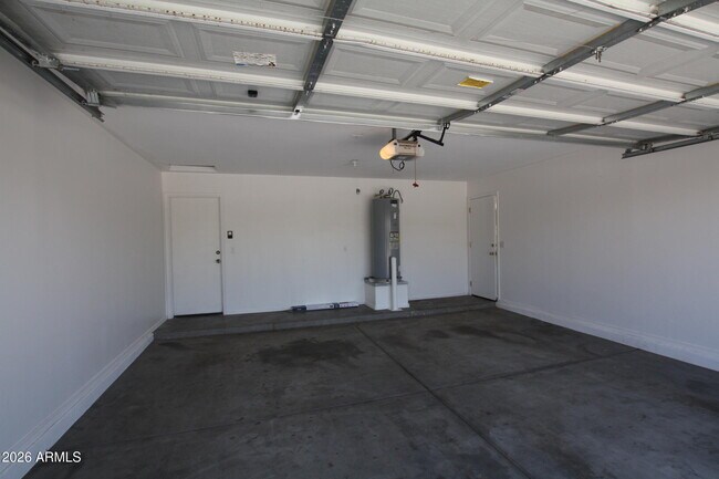 Building Photo - 25735 W Elwood St