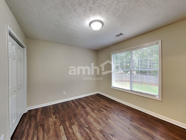 Building Photo - 103 Cottonwood Pl