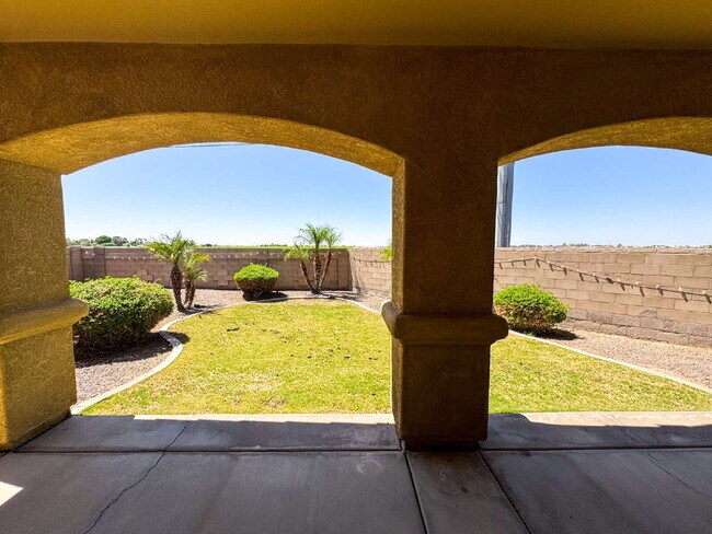 Building Photo - Spacious 3-Bed, 3-Bath Gem with 1804 Sq. F...