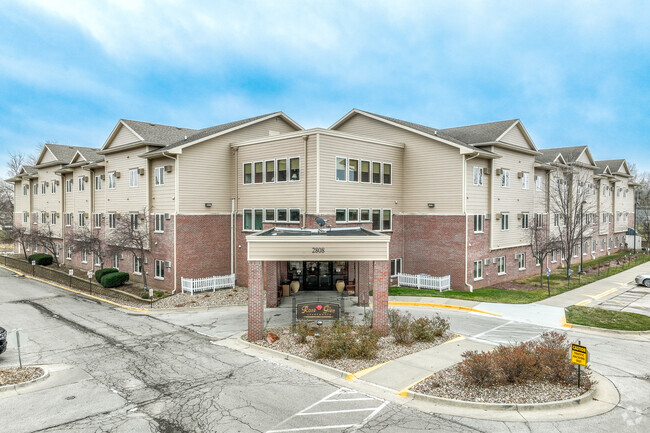 Building Photo - Rose Glen