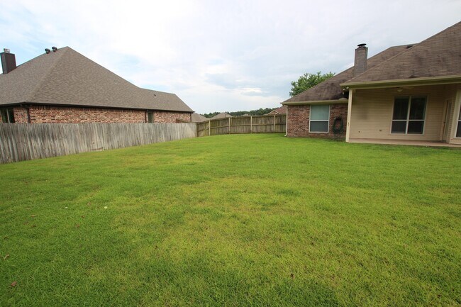 Building Photo - Coming Soon: Beautiful 3 Bedroom, 2 Bath n...