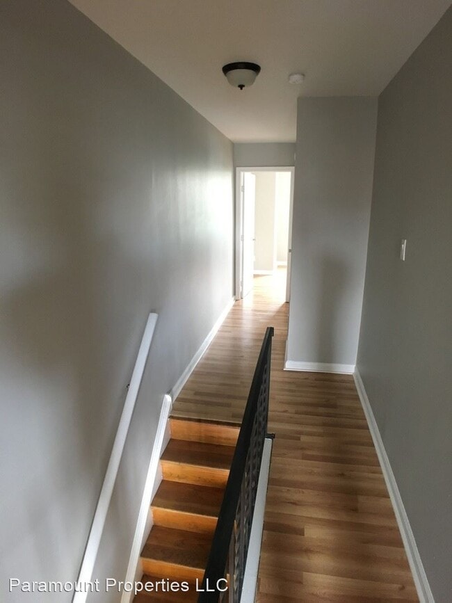 Building Photo - 3 br, 1 bath House - 5841 Montrose St