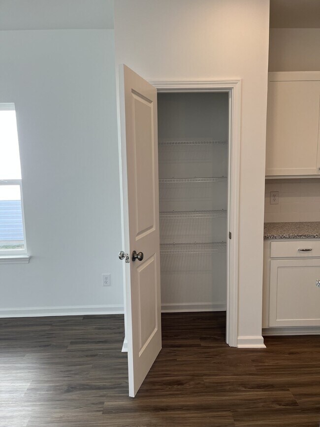 Building Photo - New Charming 3-Bed, 2-Bath Retreat with 1,573 Sq Ft of Comfort in Shelbyville!