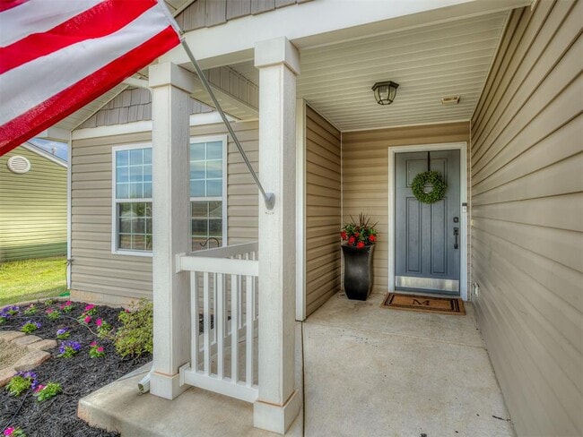 Building Photo - 15120 Nightshade Dr