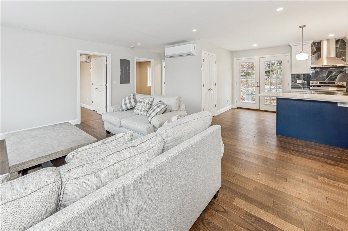 Building Photo - 187 Orchard St