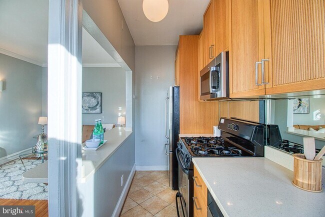 Building Photo - 2456 20th St NW