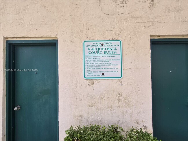 Building Photo - 10904 SW 72nd St