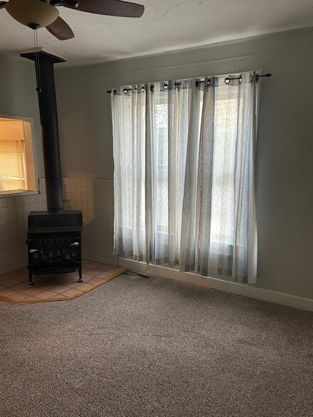 Building Photo - 2115 6th Ave N