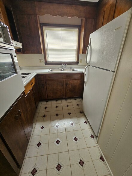 Building Photo - 401 S 1st St