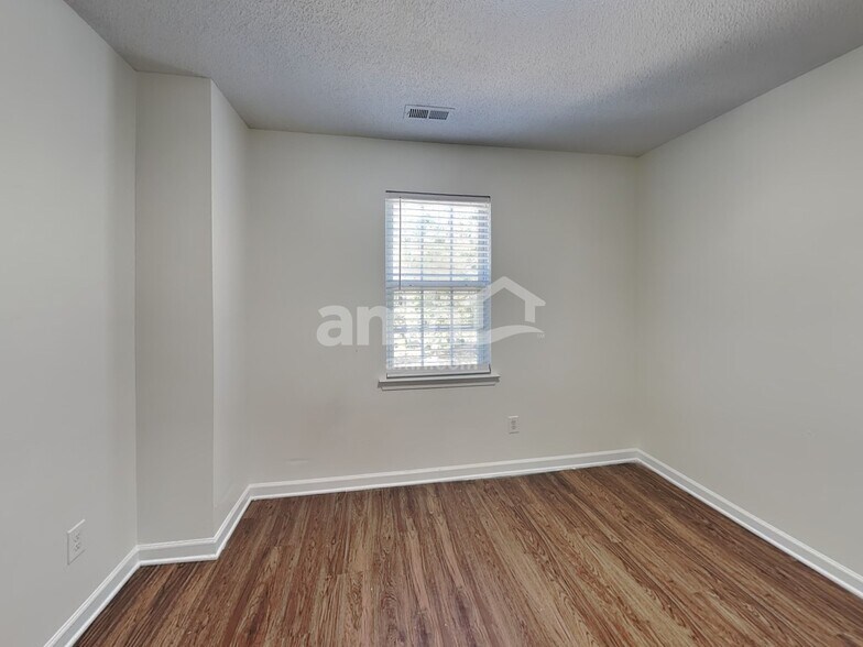 Building Photo - 14519 John Beck Dr