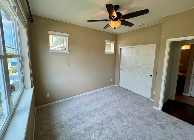 Building Photo - 2211 Winding Dr