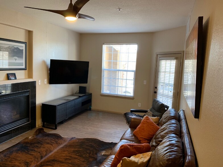 Building Photo - 2855 Blue Sky Cir