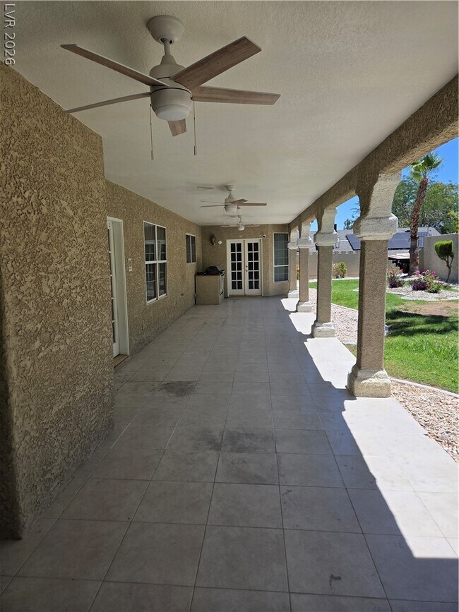 Building Photo - 3013 W Oakey Blvd