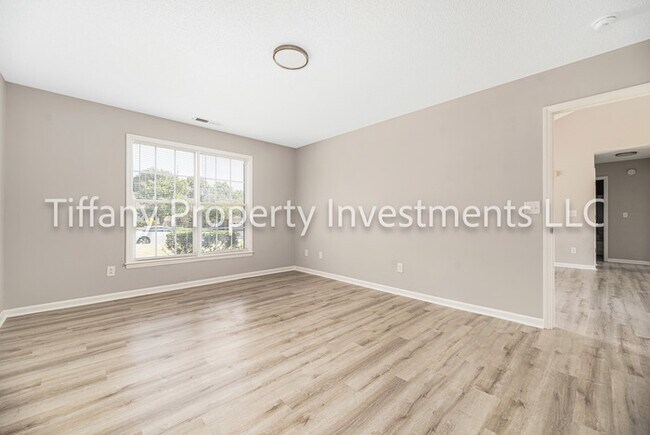 Building Photo - 2427 Hunters Way