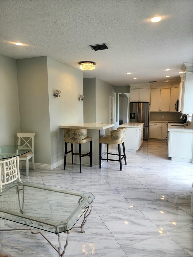 Building Photo - 18860 La Costa Ln