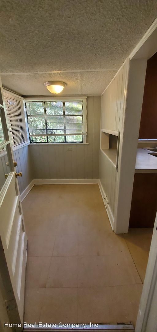 Building Photo - 2 br, 1 bath House - 1775 E. Sprague Street