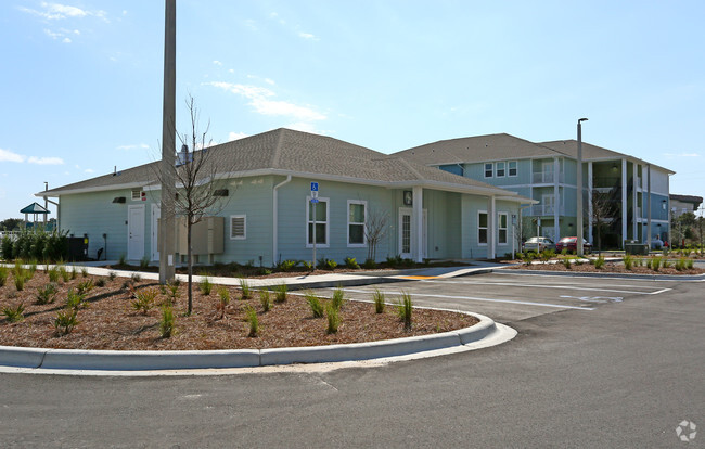 Building Photo - Pelican Pointe