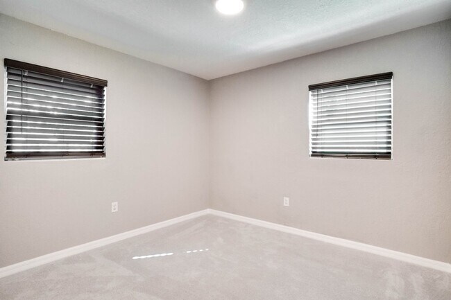 Building Photo - Updated 3/2 Pool Home in Apopka in the Mt. Plymouth Lakes Area