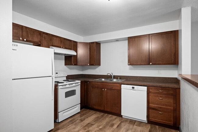 Building Photo - 1521 N Bowdish Rd