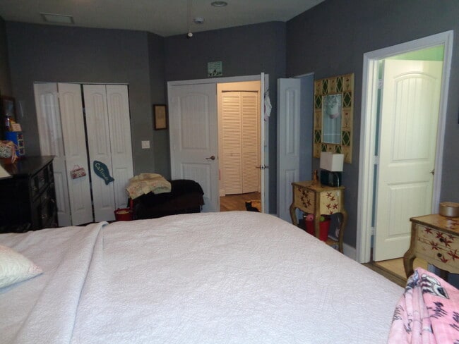 Building Photo - 2626 Webb Ave