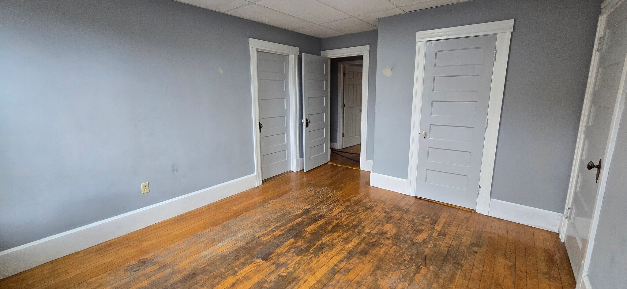 Building Photo - 144 Elm St
