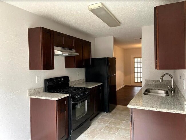 Building Photo - 12103 Sunderland Dr