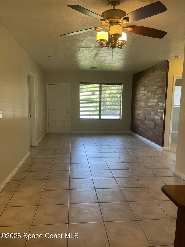 Building Photo - 405 W Rutgers St