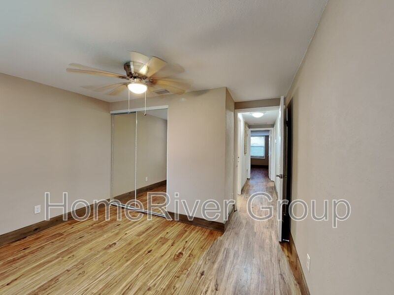 Building Photo - 416 E Welch Rd