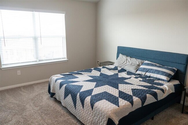 Building Photo - 14605 Allard Dr