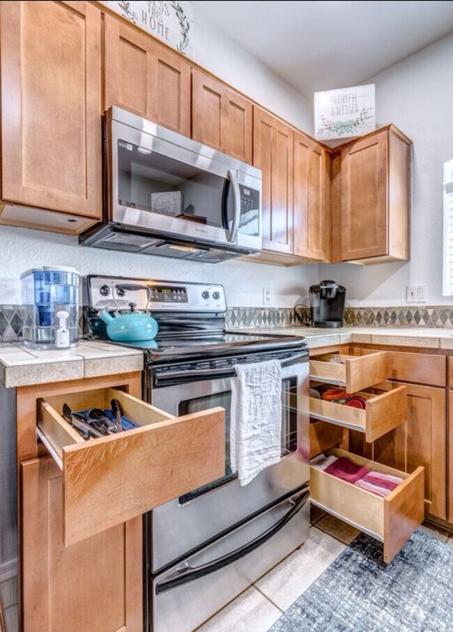Building Photo - 7050 E Sunrise Dr
