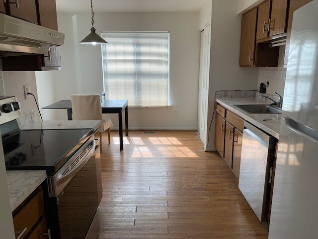 Kitchen/Dinning - 8513 London Bridge Way