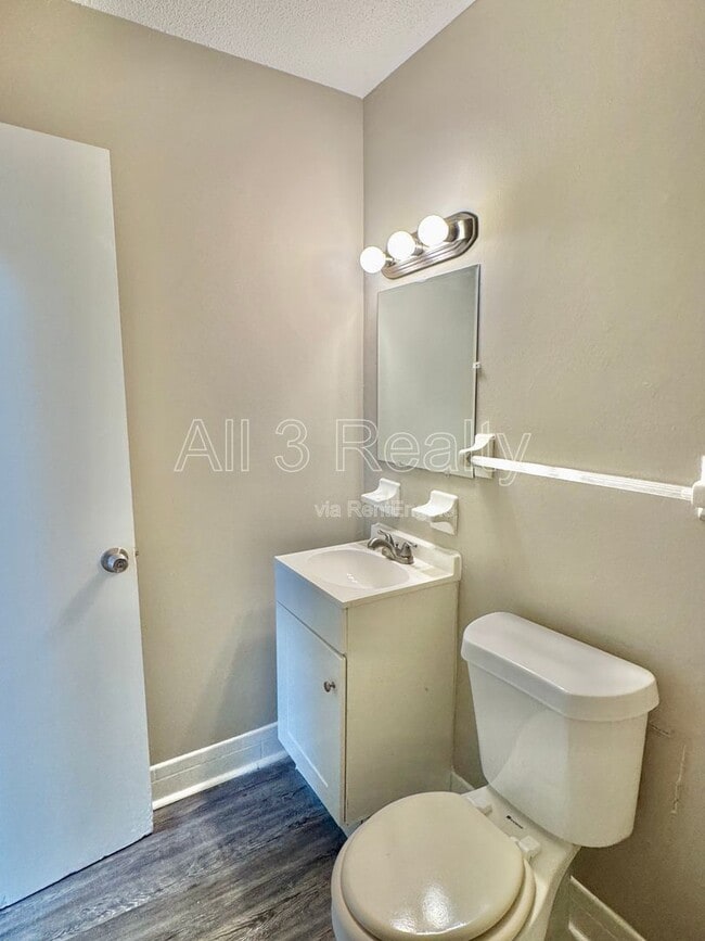 Building Photo - 523 Placid Dr