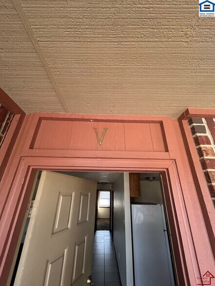 Building Photo - 1912 SW D Ave