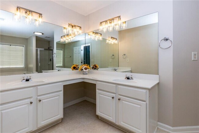 Building Photo - 306 Burdock Trce