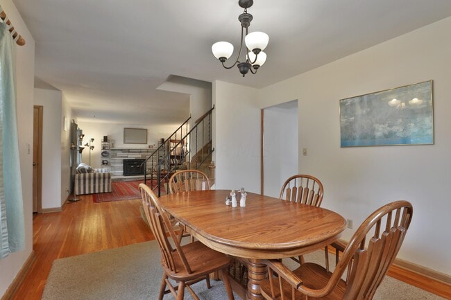 Building Photo - 714 Island Ct