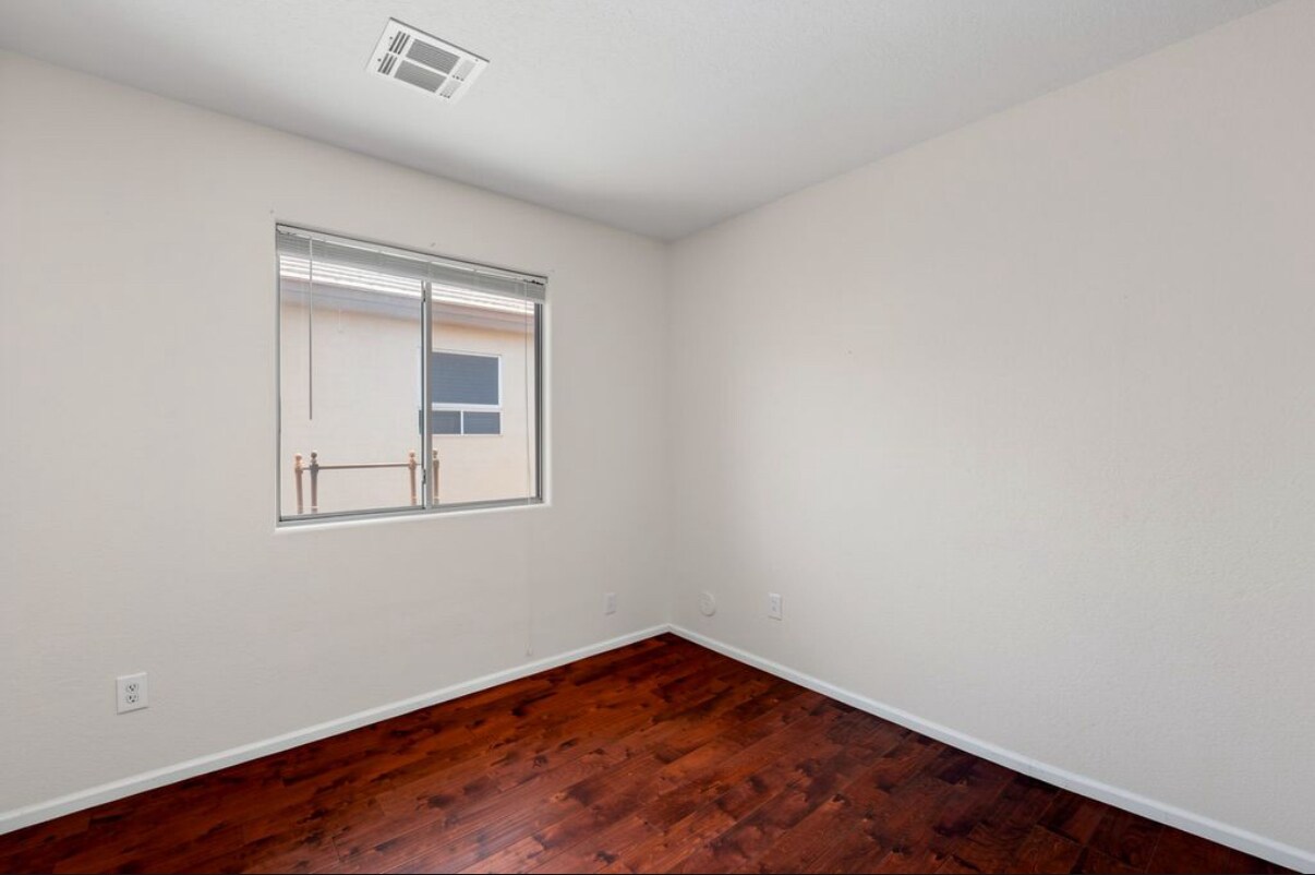 Building Photo - 42551 W Hillman Dr