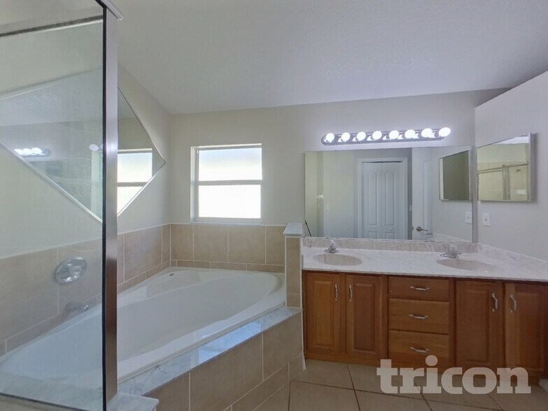 Building Photo - 1181 Creekview Ct