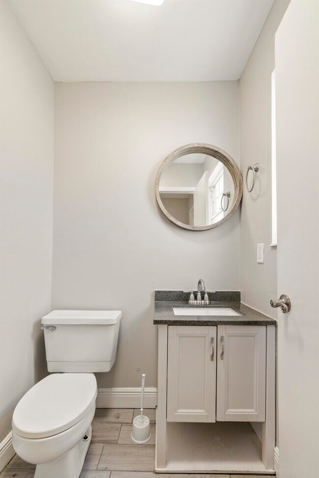 Building Photo - 2387 Gregory Dr