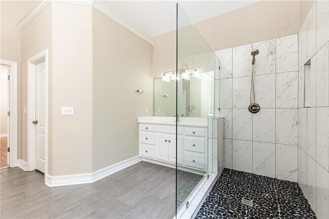 Building Photo - 9360 Nesbit Lakes Dr