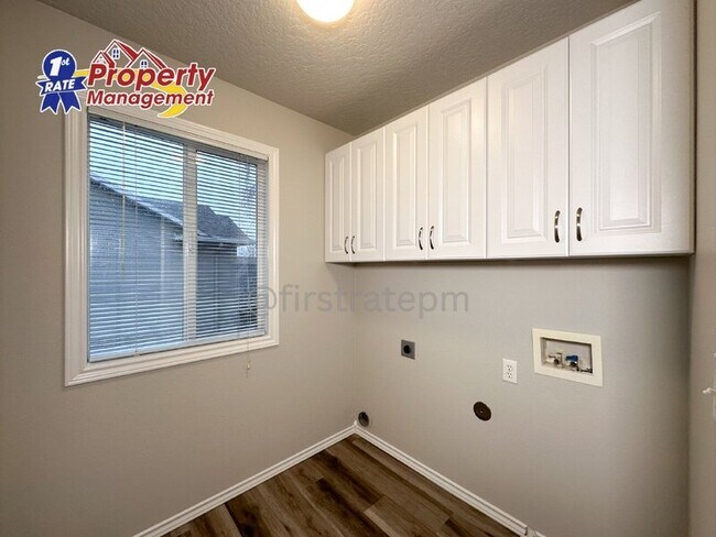 Building Photo - 2688 N Cinnamon Pl