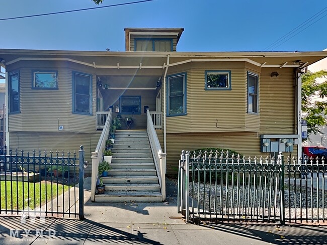 Building Photo - 1518 21st Street