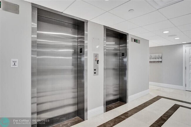 Building Photo - 1150 Hillsboro Mile
