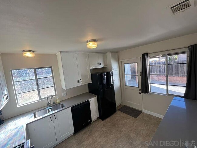 Building Photo - 6779 Rosefield Dr