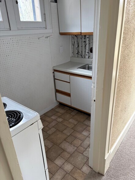 Building Photo - 311 N Grand St