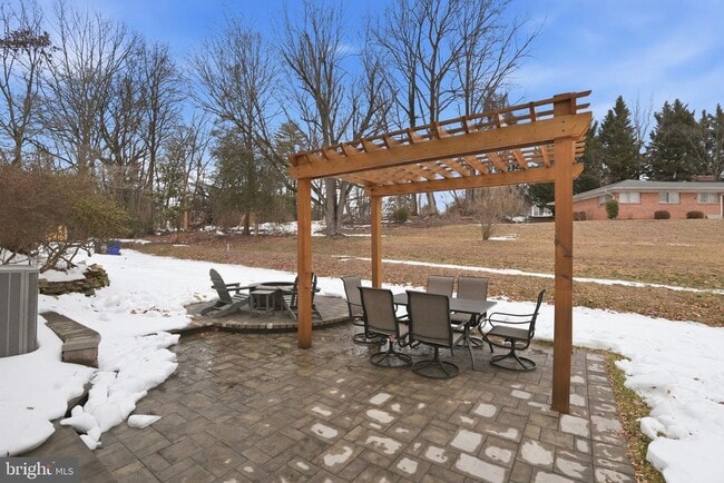 Building Photo - 2207 Victor Ct