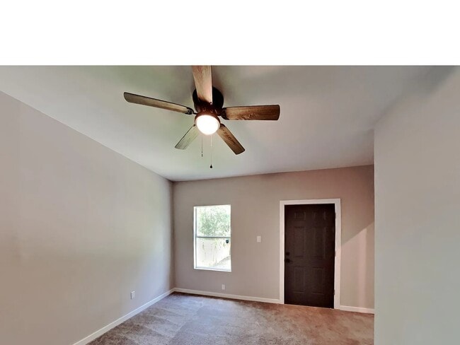 Building Photo - 138 Hess St
