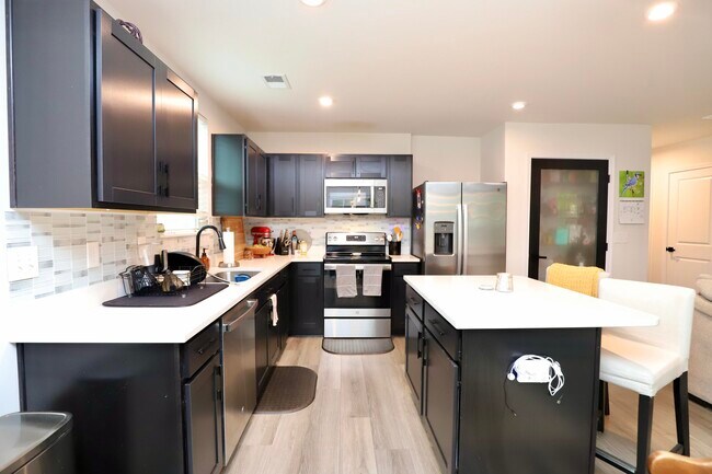 Building Photo - 1029 Bermuda Cedar Ln
