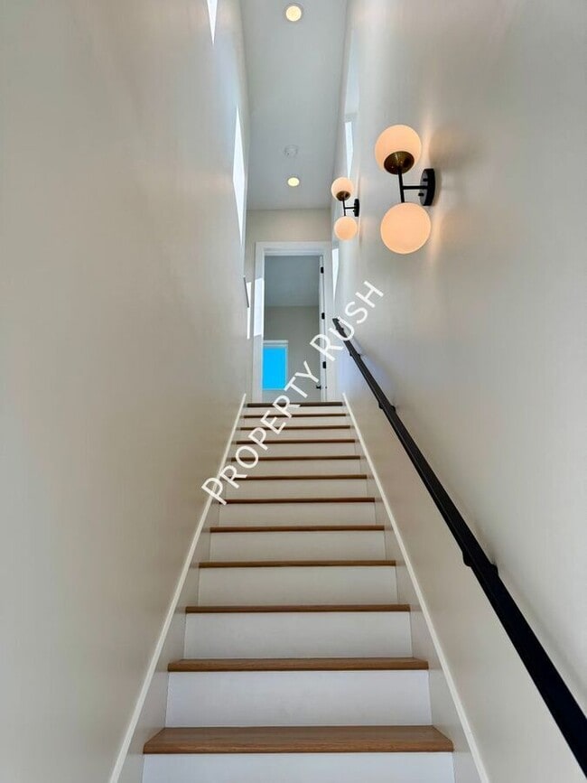 Building Photo - 1865 Zeta Way